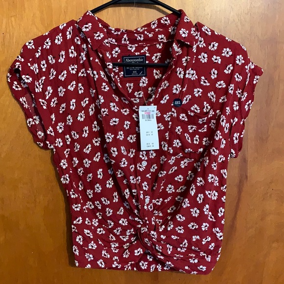 Abercrombie & Fitch Tops - A&F Short Sleeve Twist Front Shirt